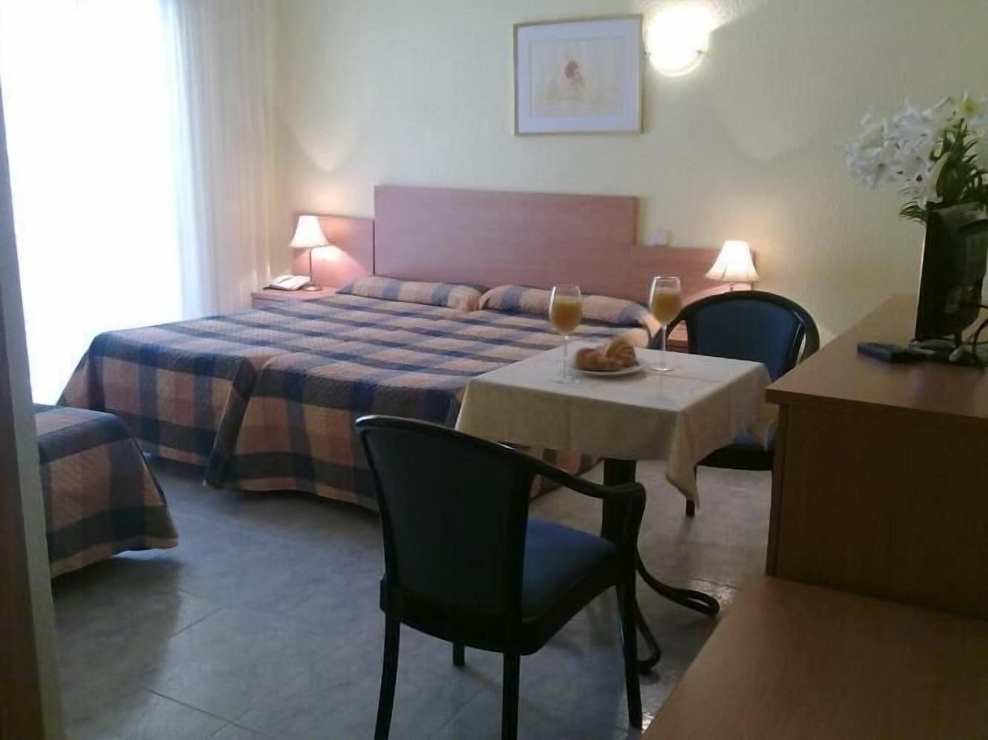 Hotel Felipe II Peñíscola Zimmer foto